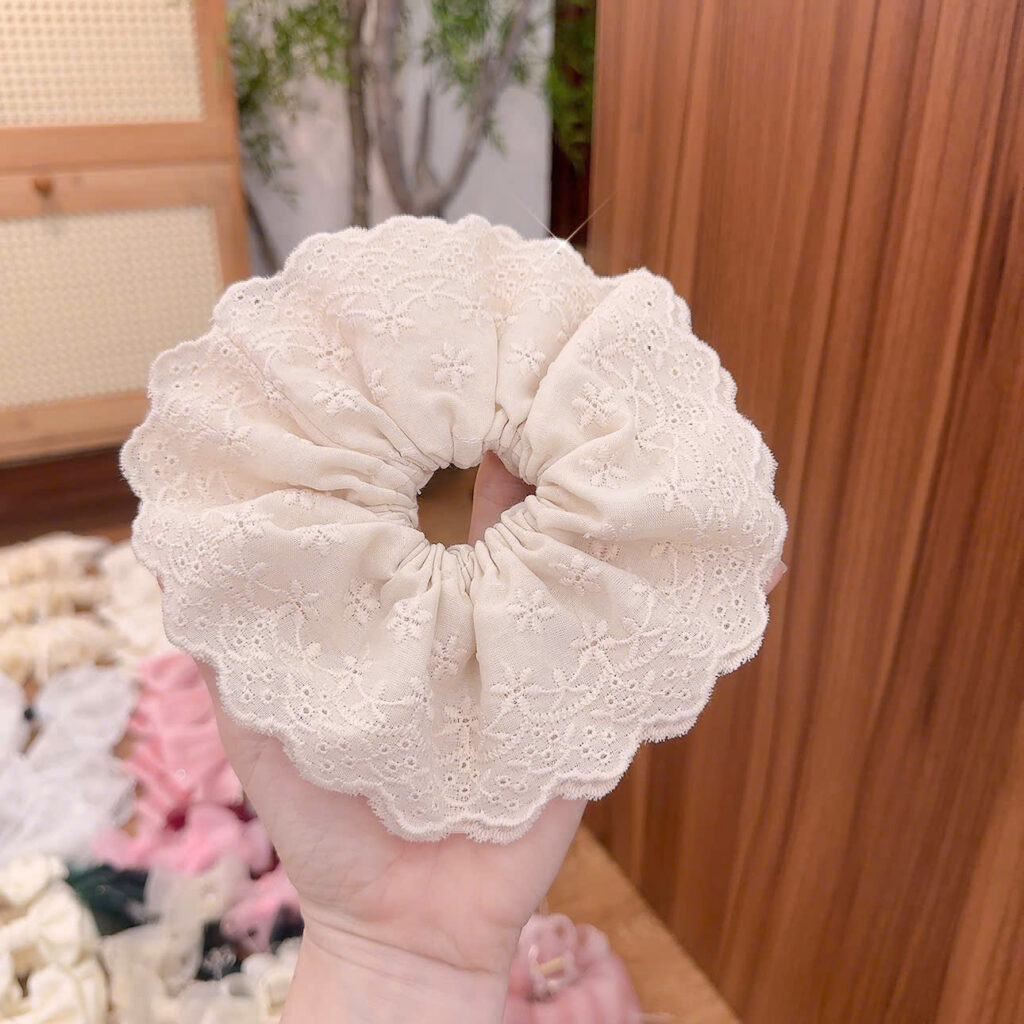 Cột tóc REN họa tiết KEM B2914