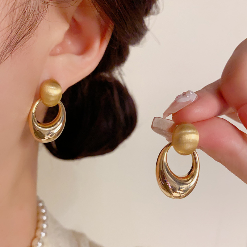 Bông tai hình học thời trang tối giản tinh tế màu VÀNG cao cấp basic, sang trọng B3064