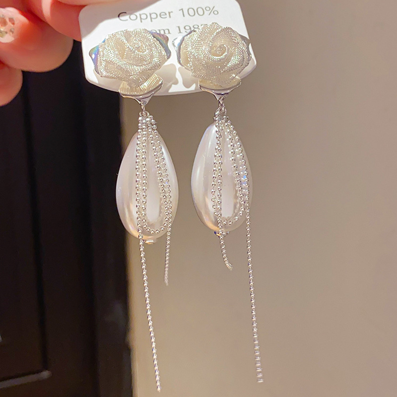 Bông tai HOA HỒNG TRẮNG NGOC lớn sang trọng, thiết kế phong cách cô dâu B2951