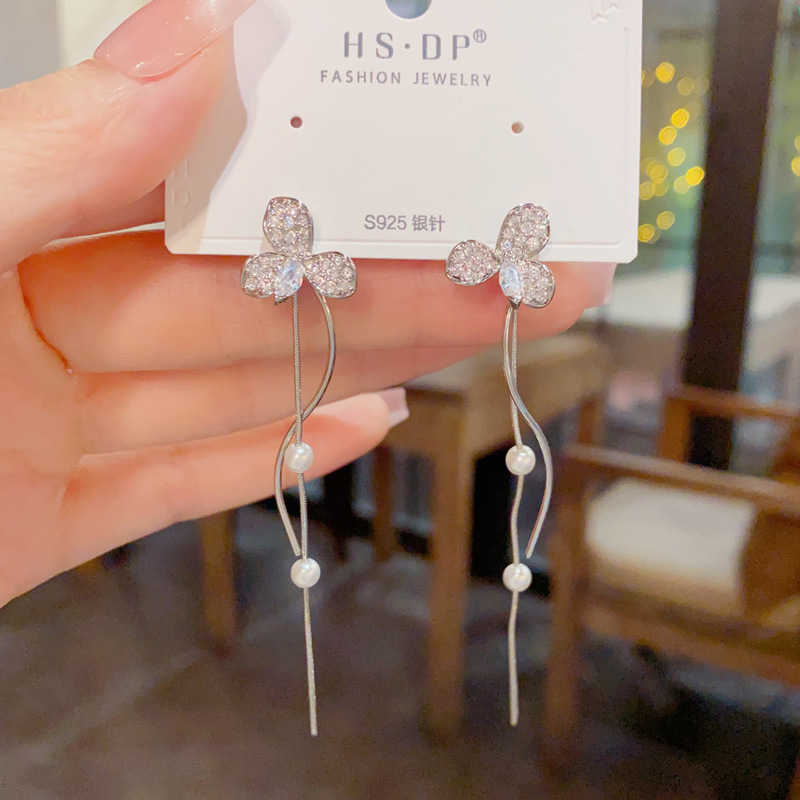 Bông tai CỎ 3 lá Full đá zircon xi bạc 925 cao cấp dáng dài thanh mảnh ,bông tai thiết kế B3102