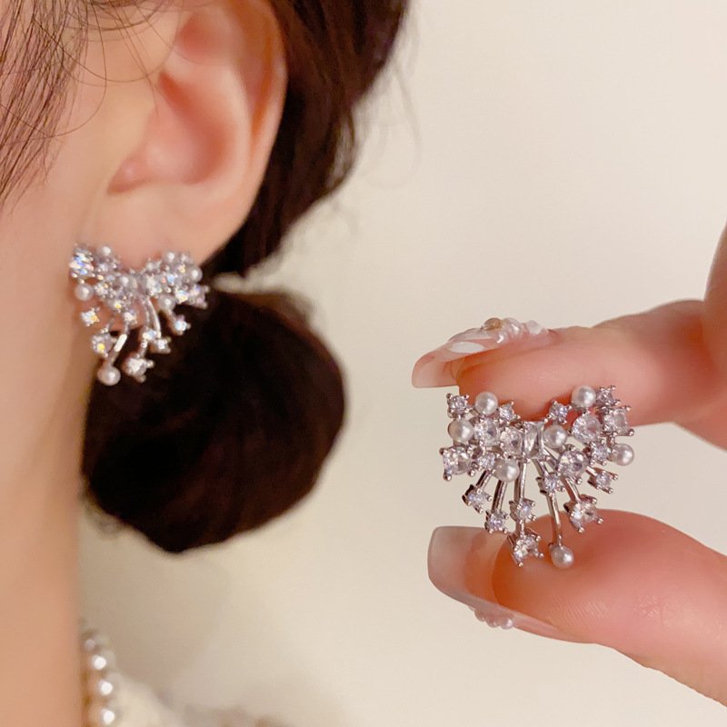 Bông tai đính đá zircon ngọc trai cao cấp B3089