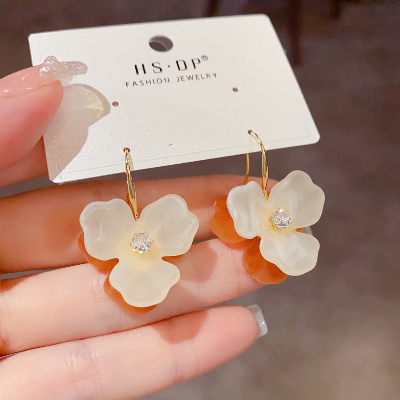 Bông tai thiết kế Hàn quốc HOA màu sắc độc đáo, sang trọng B3097