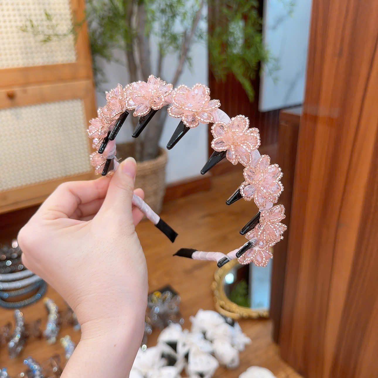 Cài tóc nữ có răng tạo phồng tóc HOA PHA LÊ màu CAM đẹp, thiết kế cao cấp B3035