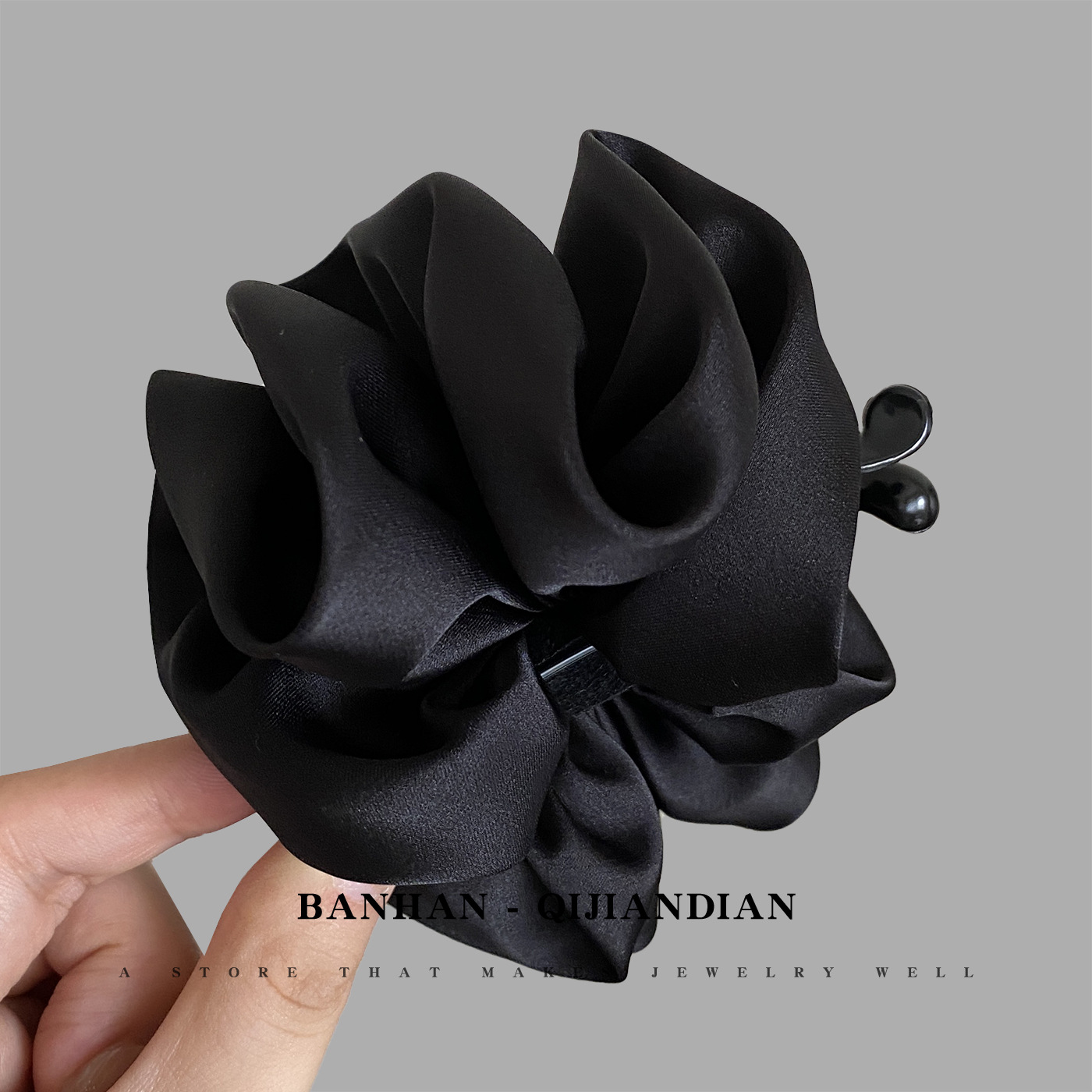 Kẹp tóc dọc xếp ly lụa màu ĐEN sang trọng cao cấp, phụ kiện kẹp tóc nữ đẹp, độc đáo B3422