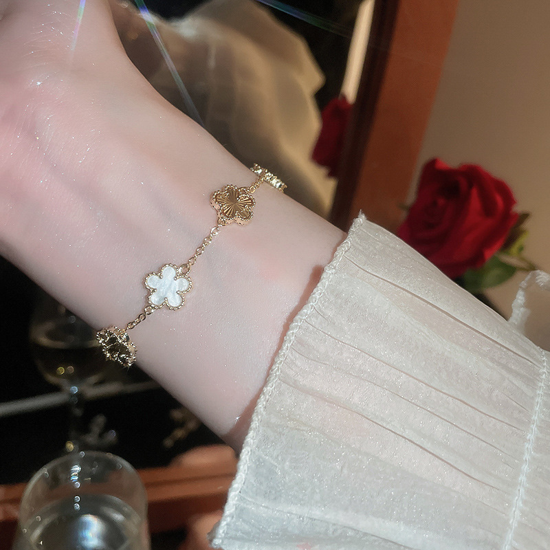 Lắc tay cỏ 4 lá may mắn VÀNG TRẮNG xi vàng pha cao cấp, quà tặng bạn gái, phụ kiện lắc tay nữ đẹp độc đáo B3562