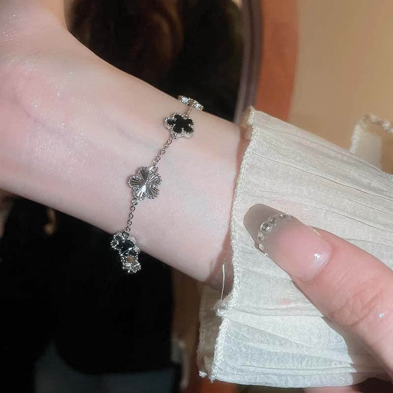 Lắc tay nữ cỏ 4 lá ĐEN BẠC xi bạc 925 cao cấp, phụ kiện lắc tay nữ cao cấp, quà tặng bạn gái B3563