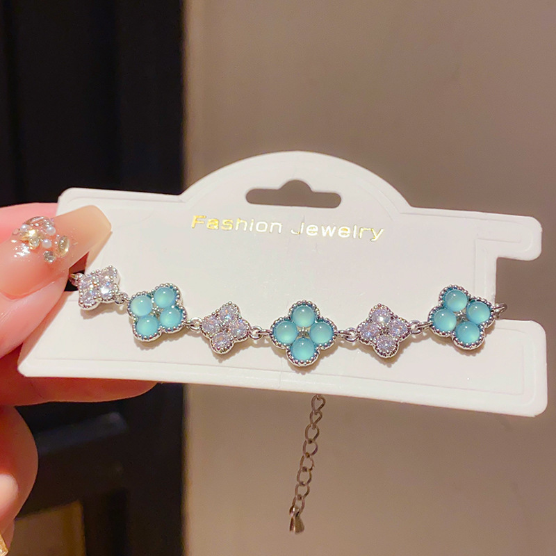 Lắc tay cỏ 4 lá ĐÁ XANH TRẮNG cao cấp độc đáo, phụ kiện lắc tay cỏ 4 lá may mắn thiết kế sang trọng B3268