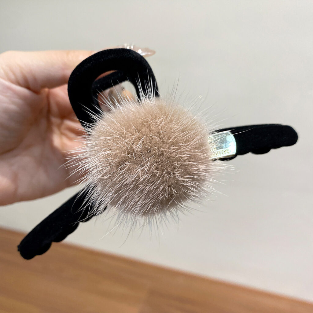 Kẹp càng cua lớn cục bông NÂU nền nhung cao cấp, kẹp tóc nữ thiết kế đẹp, độc đáo B3375