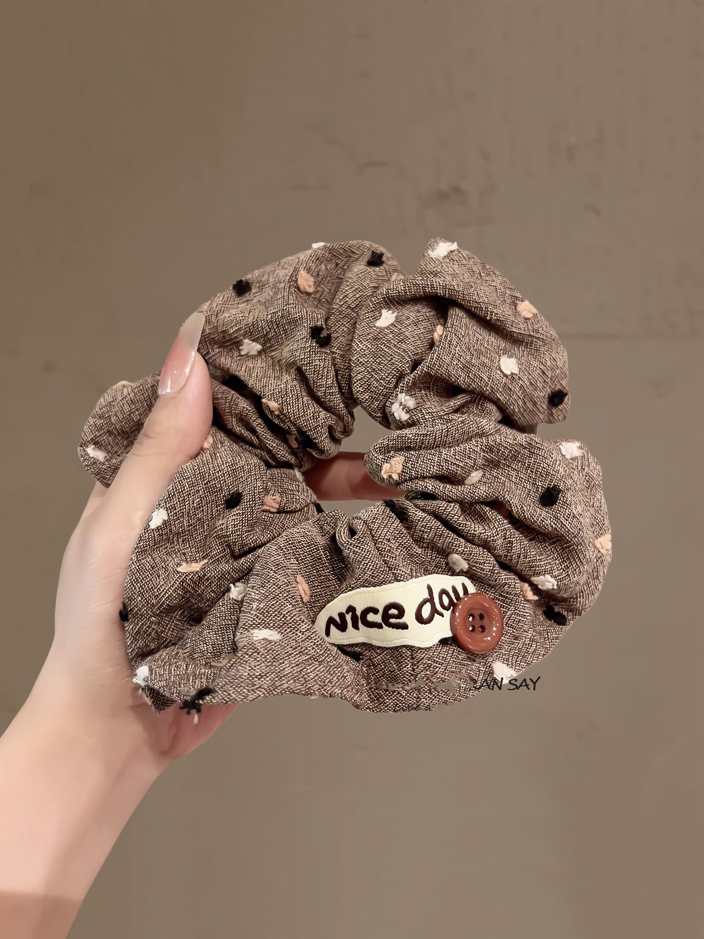 Cột tóc HOA VÀI cài nút MÀU NÂU phong cách HÀN QUỐC cao cấp B3176