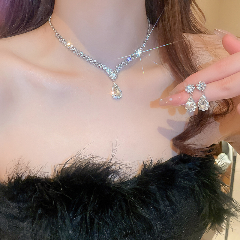 Bộ bông tai dây chuyền GIỌT nước đính đá thời trang, phụ kiện vòng cổ cưới B3540