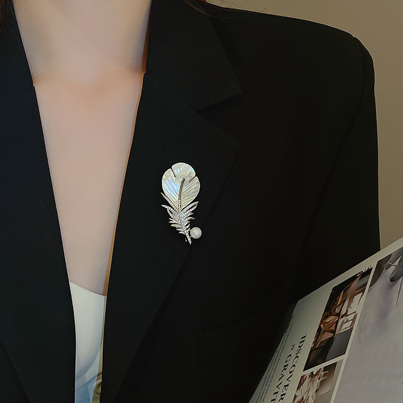 Cài áo cao cấp Lông vũ ĐÁ ZIRcon vỏ sò xi bạc 925, trâm cài áo, ghim cài áo nữ cao cấp thiết kế đẹp B3578