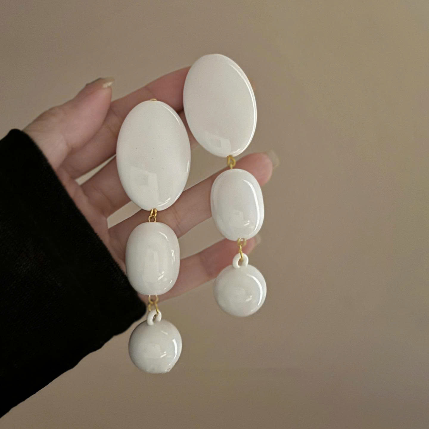 Bông tai thời trang bầu dục TO NỐI MÀU TRẮNG, phụ kiện bông tai thời trang độc đáo B3616