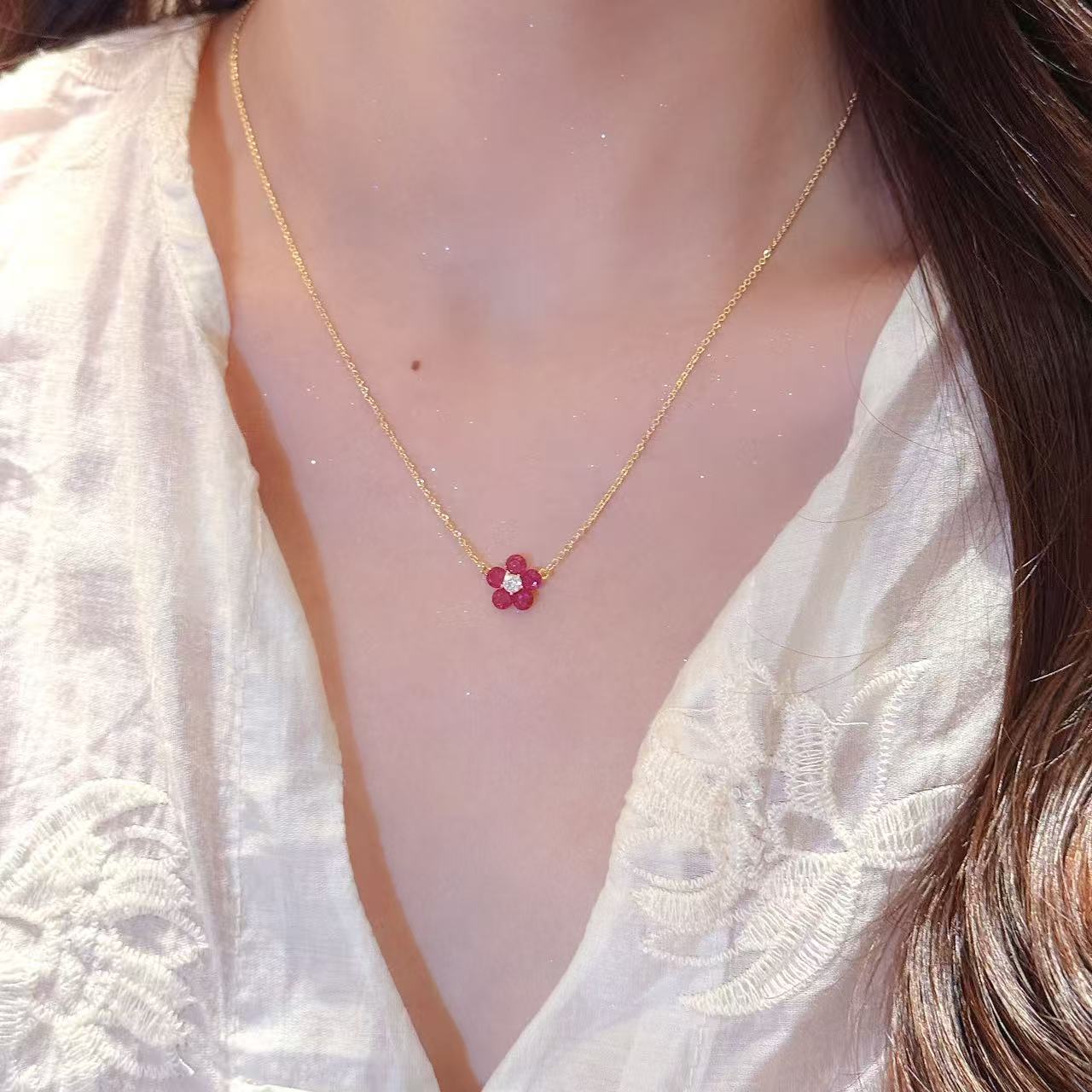 Dây chuyền HOA ĐÁ ĐẬM xi vàng pha cao cấp, quà tặng bạn gái độc đáo, phụ kiện dây chuyền đi tiệc B3708