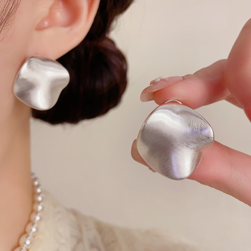 Hoa tai sát tai bảng to SÓNG BẠC xướt cao cấp basic cơ bản sang trọng, Hoa tai thiết kế phong cách Châu âu độc đáo B4527