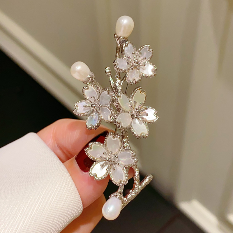 Cài áo HOA MAI ngọc trai nước ngọt tự nhiên xi bạc 925 cao cấp, trâm cài áo nữ thiết kế HÀN QUỐC sang trọng B4167