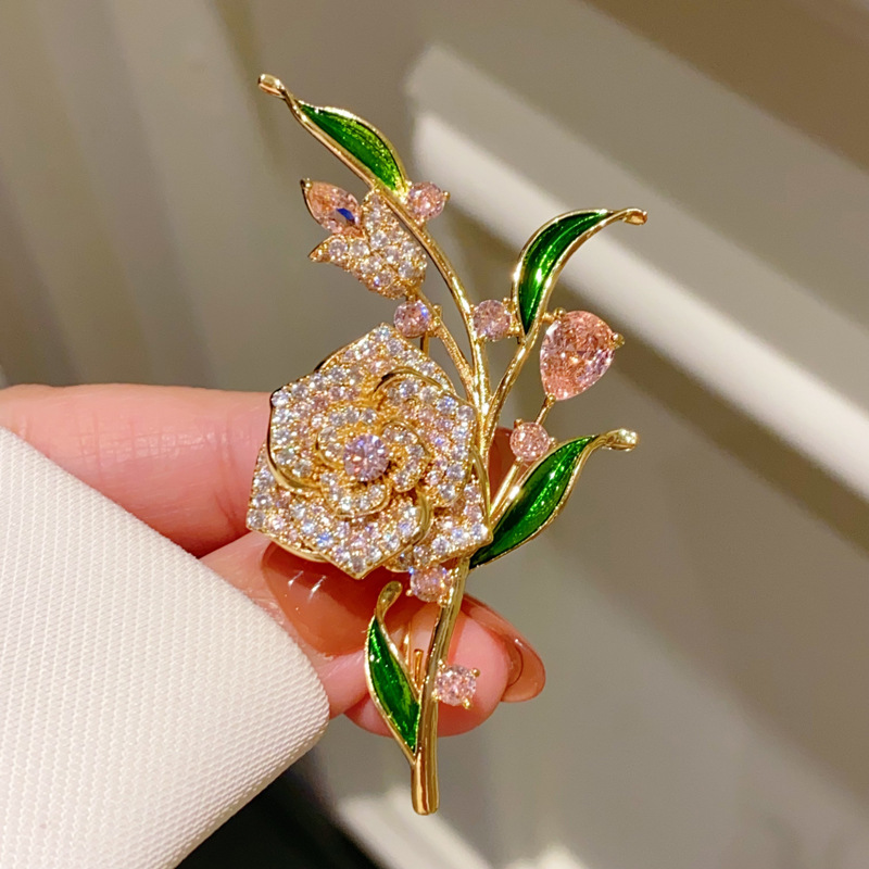 Cài áo HOA HỒNG 3D mix đá zircon xi vàng pha cao cấp, trâm cài áo thiết kế Hàn Quốc độc đáo B4168