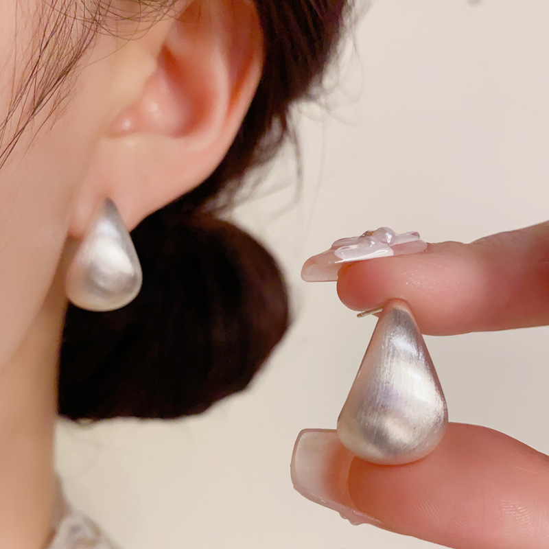 Bông tai GIỌT NƯỚC màu bạc thiết kế sang trọng, Bông tai trơn basic sang trọng thiết kế độc đáo B4443