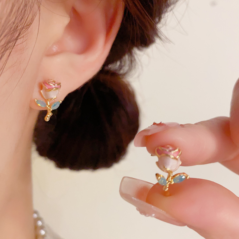 Bông tai HOA HỒNG thiết kế Hàn quốc cao cấp xi vàng pha, Hoa tai thời trang đi tiệc độc đáo B4449