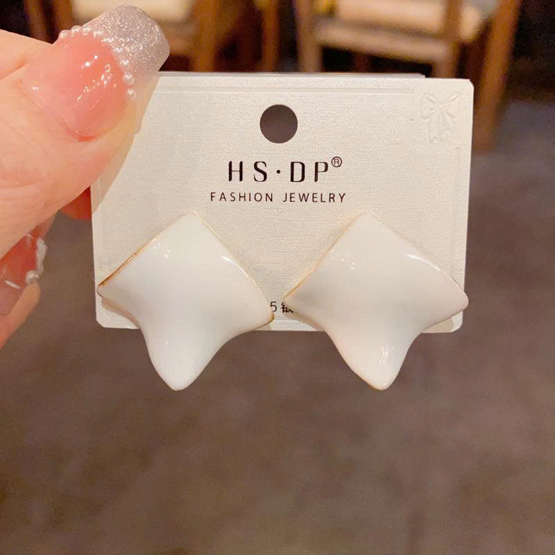 Bông tai HÌNH VUÔNG trắng SÓNG trơn xi cao cấp, Hoa tai thiết kế Hàn Quốc to sang trọng basic phong cách châu âu B4525