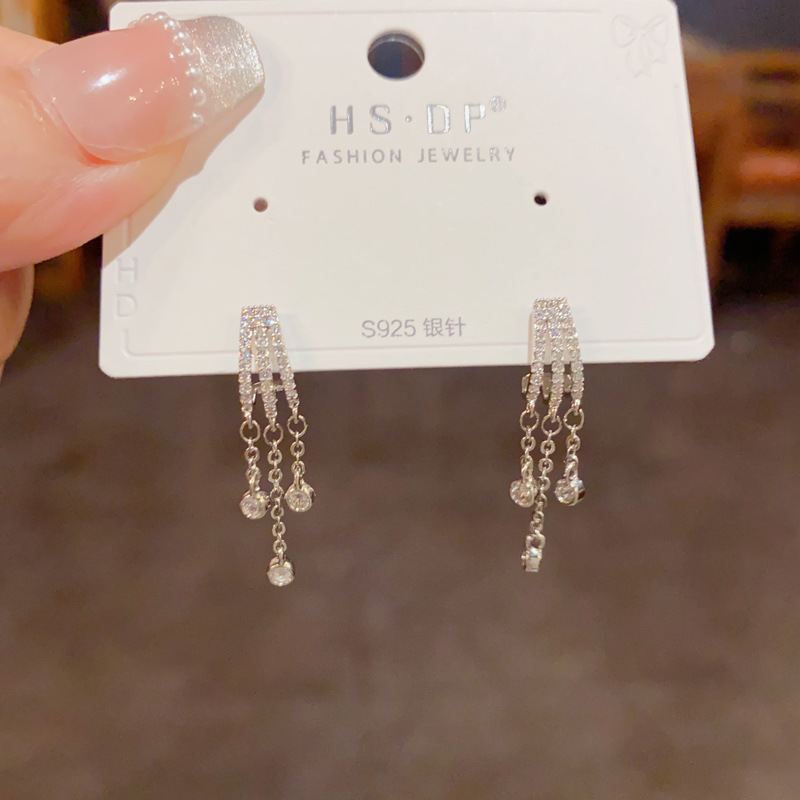 Hoa  tai nữ thời trang tua rua giọt nước đính đá zircon xi bạc 925 cao cấp, bông tai thiết kế Hàn Quốc độc đáo B4463