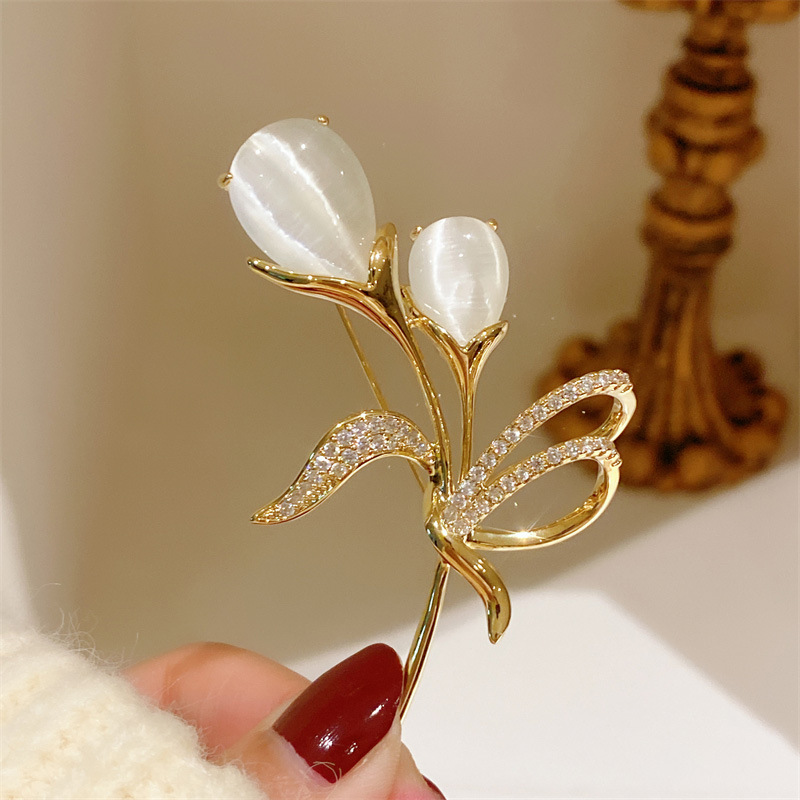 Cài áo nữ Hoa Tulip mắt mèo xi vàng pha cao cấp, ghim cài áo vest, Trâm cài áo thiết kế Hàn Quốc cao cấp sang trọng, quà tặng đẹp B4151