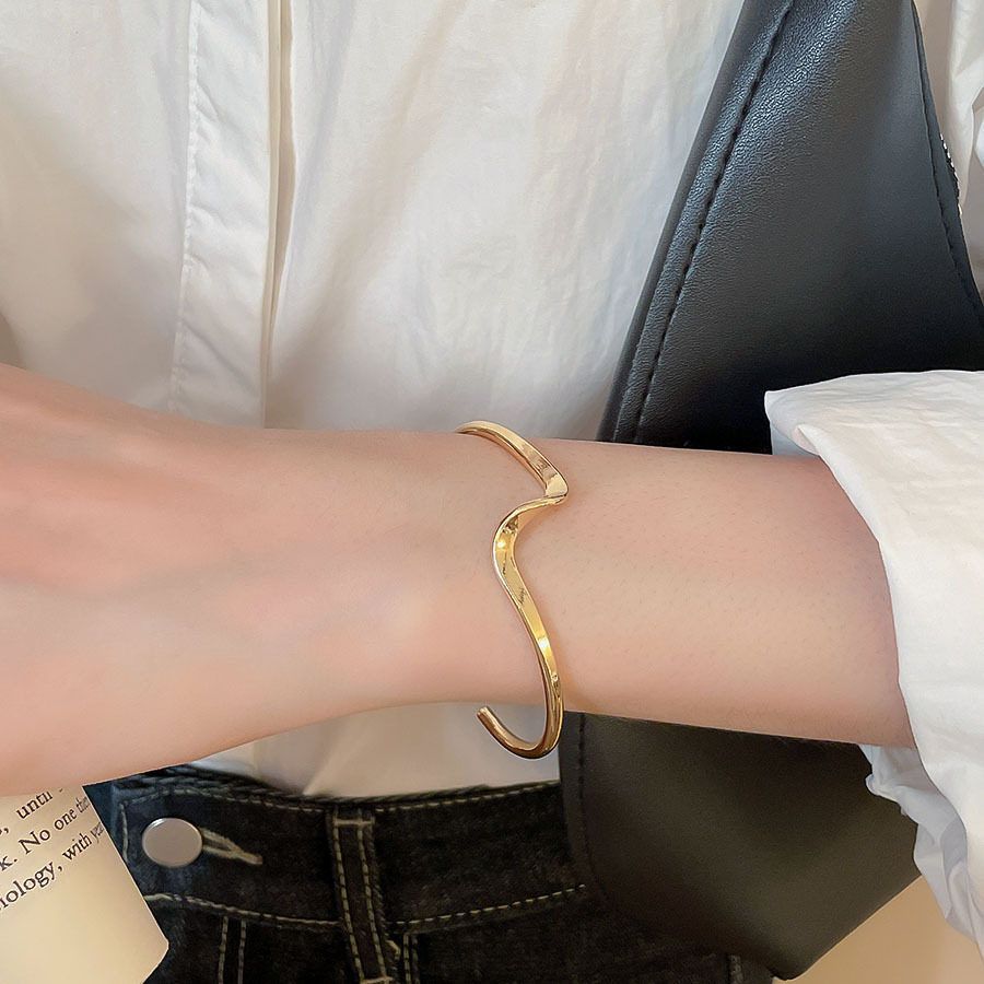 Vòng tay sấm sét màu VÀNG basic trơn bóng, phụ kiện vòng tay cá tính B4108