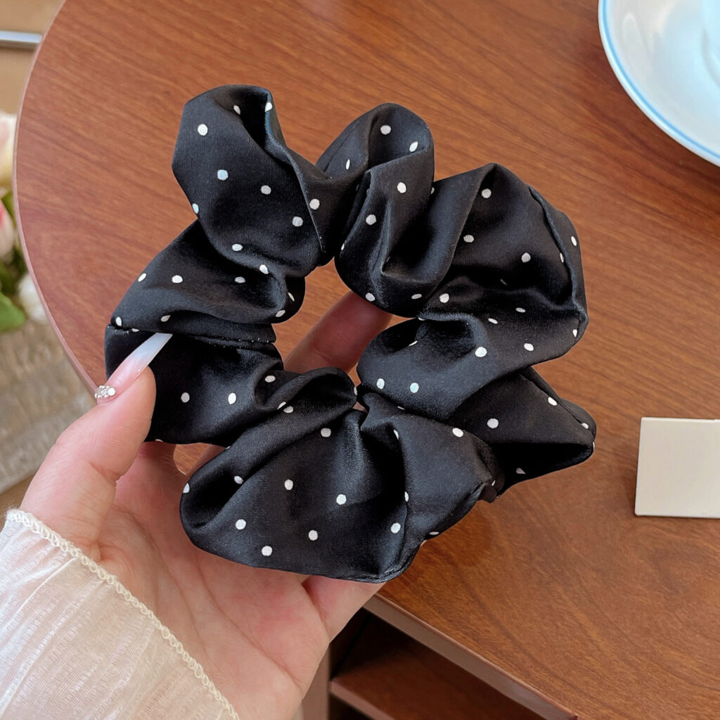 Cột tóc chấm bi ĐEN B4266