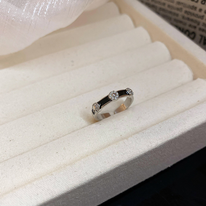 Nhẫn nam nữ thời trang vân đen xen kẽ đá basic cơ bản, ,nhẫn hở freesize B4827
