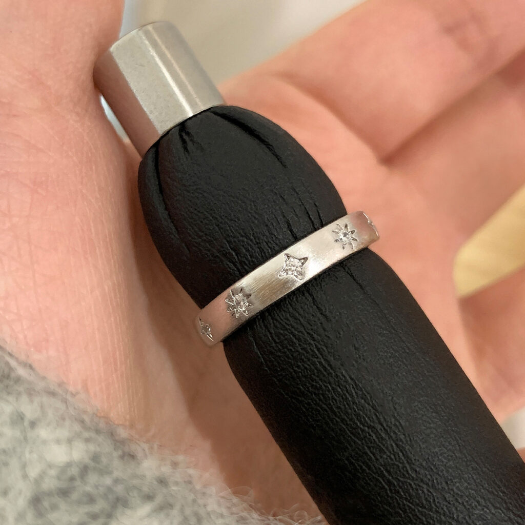 Nhẫn nam nữ thời trang TRƠN màu BẠC đính đá hoa văn basic cơ bản, ,nhẫn hở freesize B4828