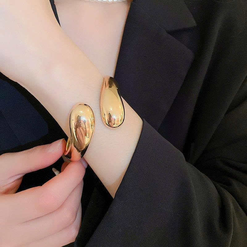 Vòng tay HỞ giọt nước TRƠN MÀU VÀNG, Vòng tay thiết kế độc đáo sang trọng cá tính độc đáo B4826