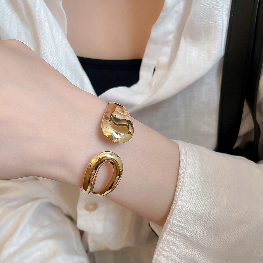 Vòng tay, vòng bắp tay nữ HỞ cá tính freesize MÀU VÀNG, vòng tay phong cách độc đáo basic sang trọng B4810