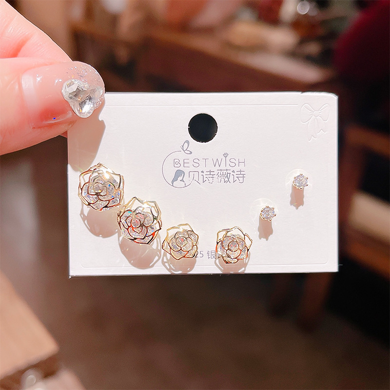 Bộ 3 đôi hoa tai HOA HỒNG trong đá zircon XI VÀNG PHA cao cấp, hoa tai nhí sát tai thiết kế Hàn quốc, tinh tế, thanh lịch, Hoa tai đi tiệc sang trọng, quà tặng ý nghĩa độc đáo B4957