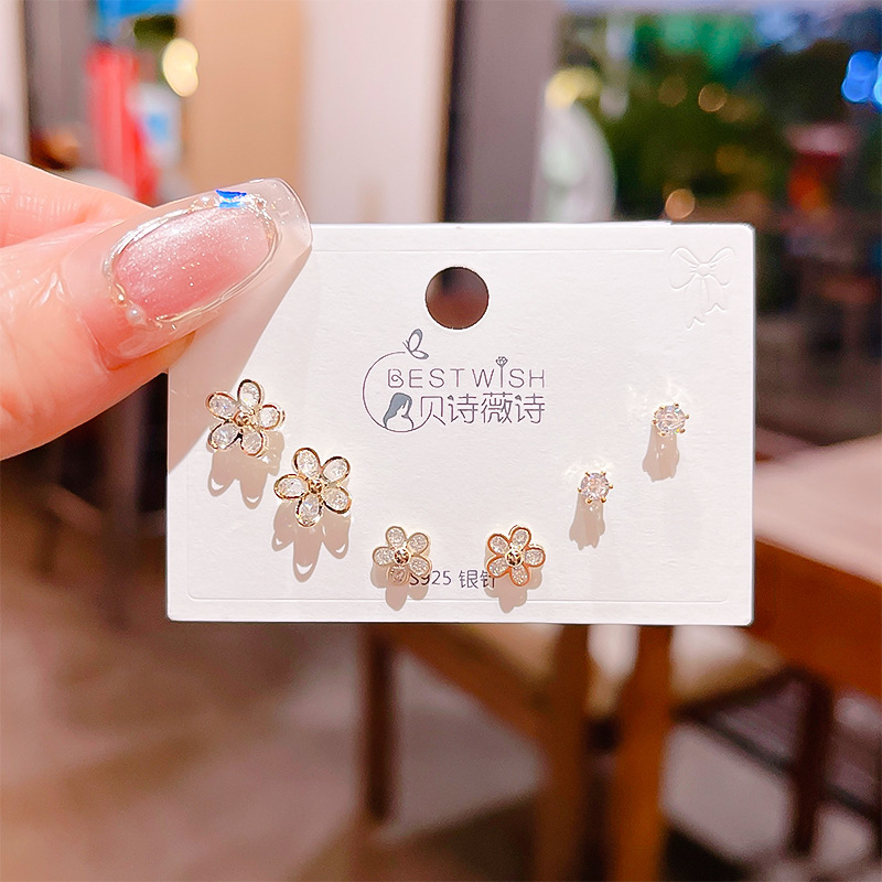 Bộ 3 đôi hoa tai Hoa 5 cánh đá zircon xi VÀNG PHA cao cấp, hoa tai nhí sát tai thiết kế Hàn quốc, tinh tế, thanh lịch, Hoa tai đi tiệc sang trọng, quà tặng ý nghĩa độc đáo B4965