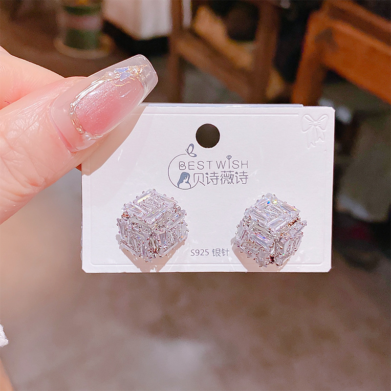 Bông tai nữ Khối hình học đá zircon xi bạc 925 cao cấp, Bông tai đi tiệc thanh lịch, sang trọng, Hoa tai nữ đẹp, phụ kiện thời trang độc đáo đi tiệc sang trọng B4966