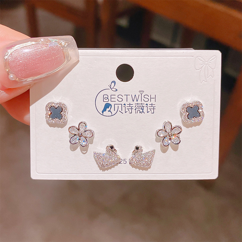 Bộ 3 đôi hoa tai HOA 5 cánh THIÊN NGA Cỏ 4 lá xi bạc 925 cao cấp, hoa tai nhí sát tai thiết kế Hàn quốc, tinh tế, thanh lịch, Hoa tai đi tiệc sang trọng, quà tặng ý nghĩa độc đáo B4975