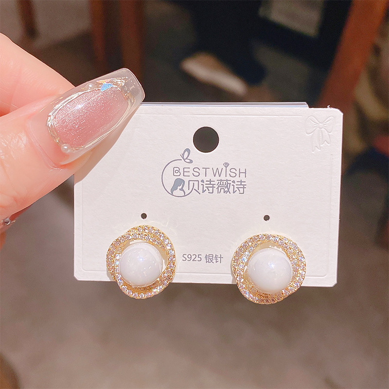 Bông tai NHỤY NGỌC viền xoắn đá zircon xi vàng pha cao cấp đi tiệc sang trọng,hoa tai bà sui, Hoa tai nữ đẹp, phụ kiện thời trang độc đáo đi tiệc sang trọng B4976