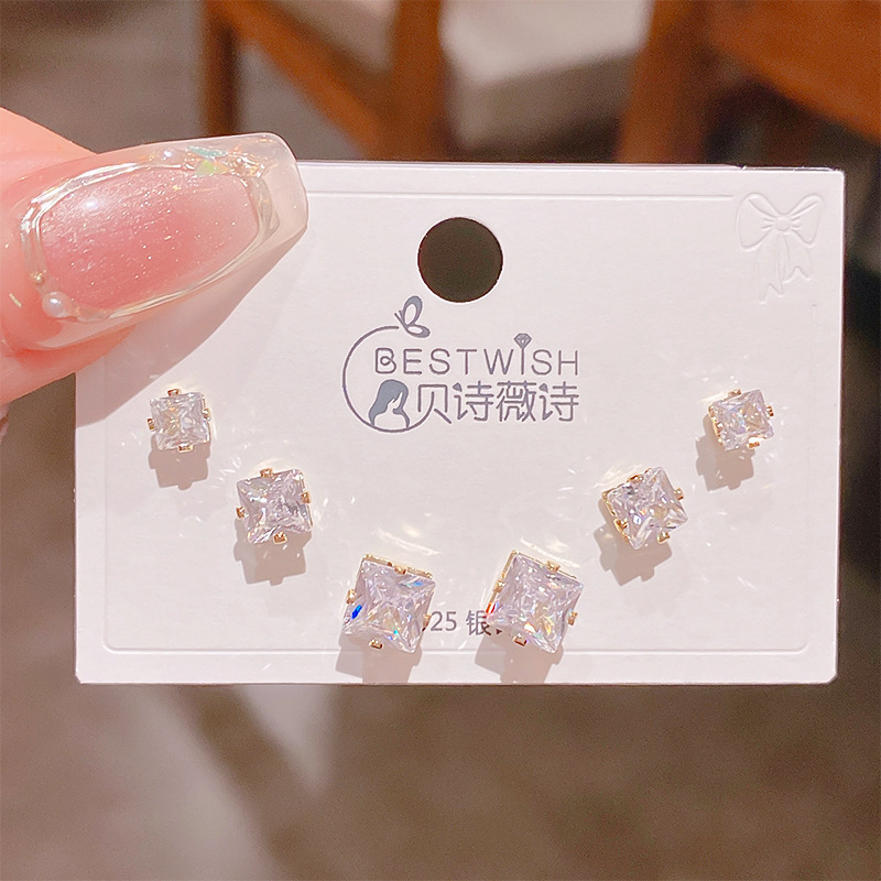 Bộ 3 đôi hoa tai NỤ ĐÁ đủ 3 size lớn nhỏ unisex nam nữ đá zircon xi VÀNG PHA cao cấp, hoa tai nhí sát tai thiết kế Hàn quốc, tinh tế, thanh lịch, Hoa tai đi tiệc sang trọng, quà tặng ý nghĩa độc đáo B4996