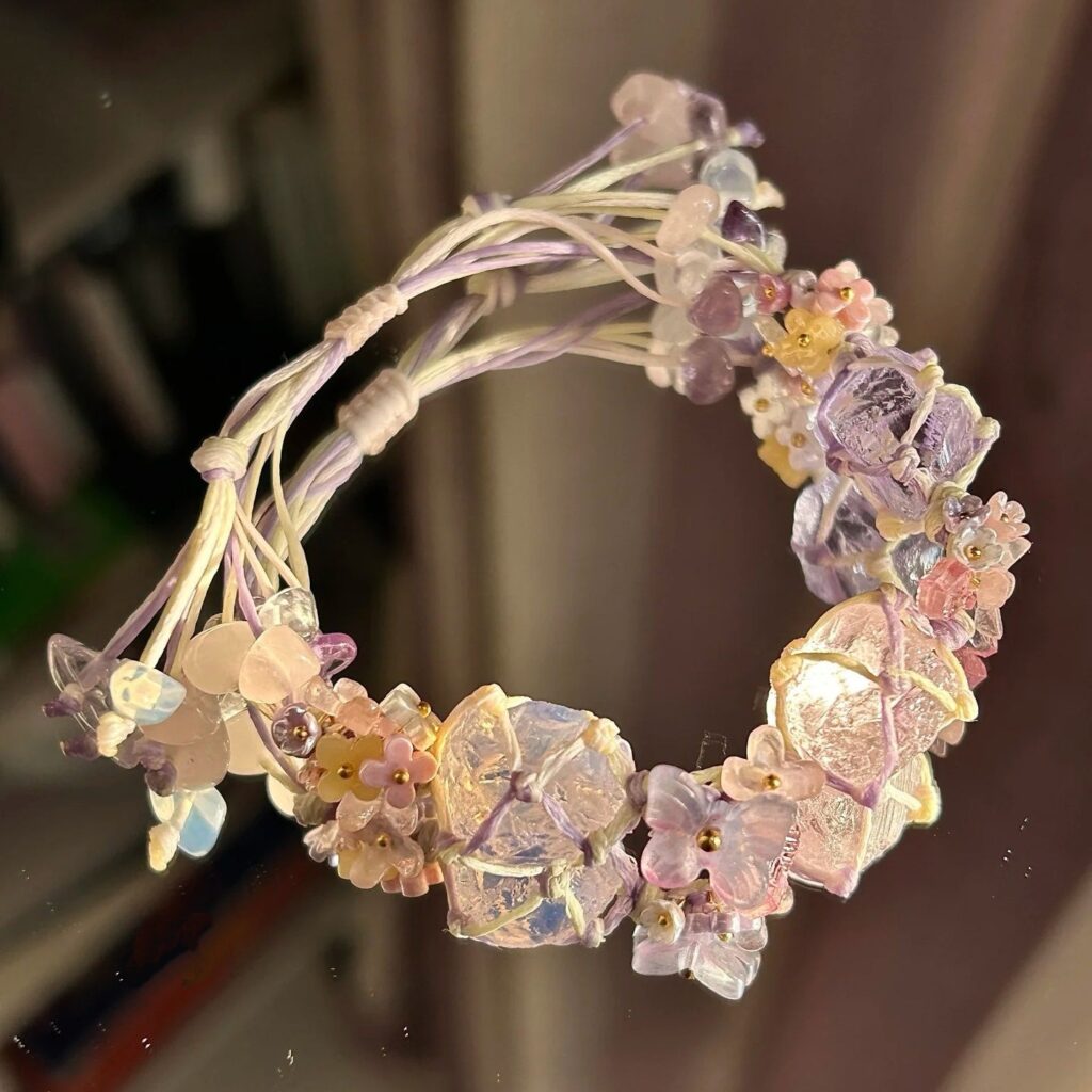 Vòng tay đan macrame pha lê nguyên bản màu tím hồng, quà tặng ý nghĩa, vòng tay đá thô độc đáo thiết kế màu sắc tươi mới B5299