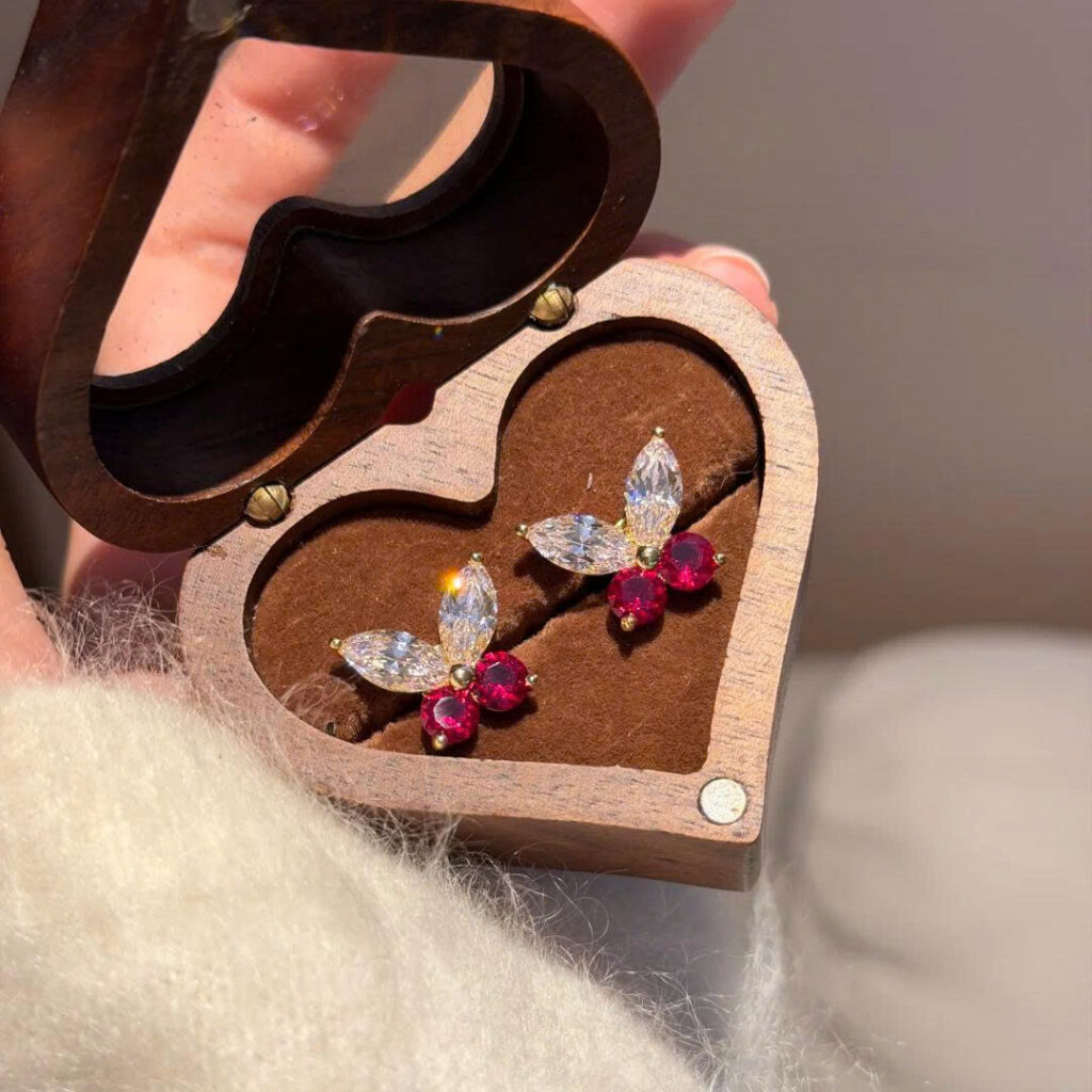 Bông tai bướm mix đá ruby zircon xi vàng pha cao cấp, hoa tai cô dâu, phụ kiện bông tai đi tiệc lấp lánh, sang trọng B5309