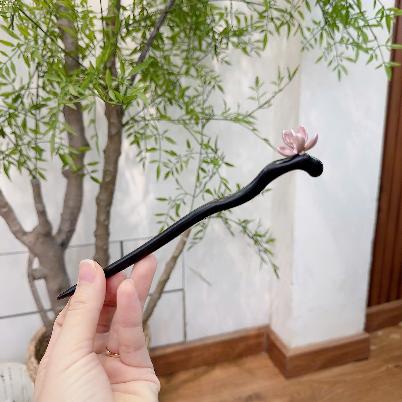 Trâm cài tóc gỗ mun, hoa lan đơn độc Hoa Lan Trong Thung Lũng, trâm tóc truyền thống áo dài, sườn xám, quà tặng ý nghĩa, trâm tóc áo dài B5303